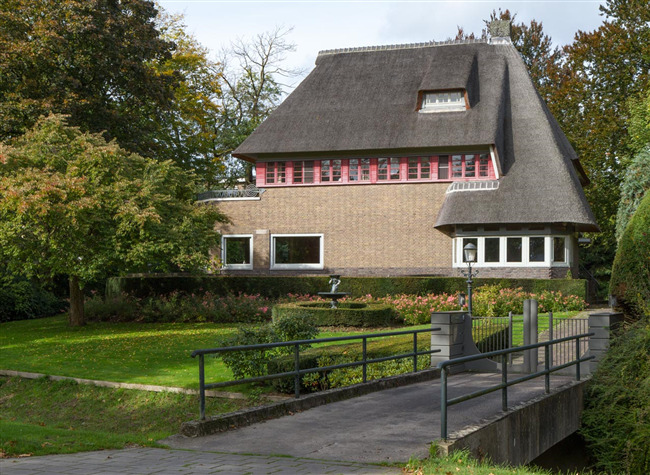 Villa aan de Keutelbeek.
              <br/>
              Marcel Westhoff, 2017-10-01